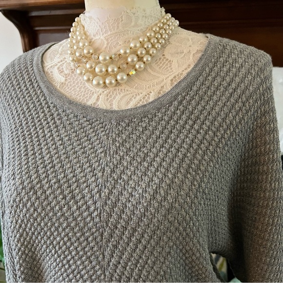 New Directions Silver Gray Textured Metallic Women's Sweater Size Medium - Picture 2 of 8